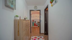 Apartament cu 2 camere de vânzare, renovat si mobilat, Tractorul - imagine 6