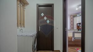 Apartament cu 2 camere de vânzare, renovat si mobilat, Tractorul - imagine 11