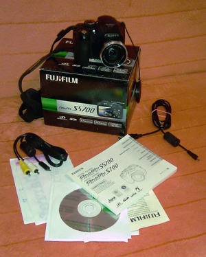 Aparat foto FUJI S5700