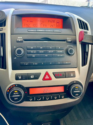 Vând Kia Ceed 1,6CRDI - imagine 7