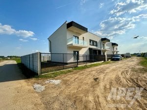 Duplex 4 camere | Toate utilitatile | Curte libera 200mp | Zona Domnesti - imagine 2