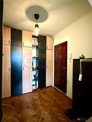 Apartament 2 camere decomandat, 2 balcoane, parter, zona Lipovei, strada linistita

 - imagine 2