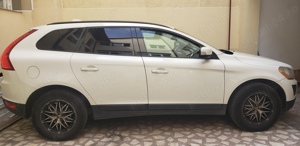 Vand Volvo XC60, 2010, D5, 205cp, E4, 2400cmc CONFORT SI SIGURANȚĂ  - imagine 3