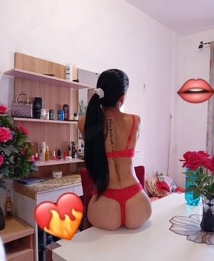 Buna vrei o bruneta sexy slim nu ezita sa ma suni 