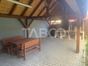 Casa si spatiu comercial de vanzare 148 mpu in comuna Poplaca Sibiu - imagine 12