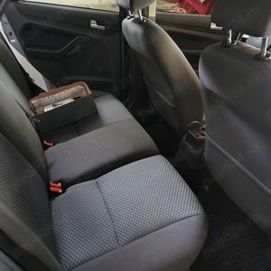 Vând Ford Focus 1,6 benzină 