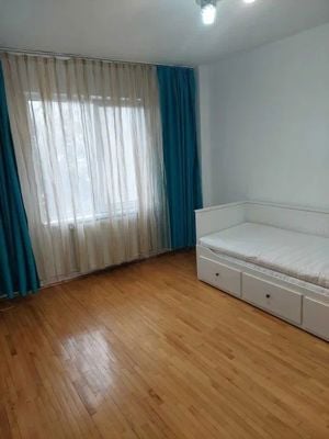 Unirii - Inchiriere apartament 3 camere - Str. Decebal - imagine 4