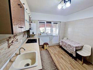 Apartament cu 3 camere de vânzare în zona Calea Romanului - imagine 9