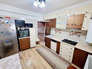 Apartament cu 3 camere de vânzare în zona Calea Romanului - imagine 6