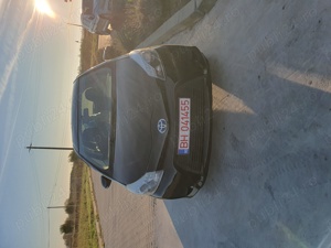 Vând Toyota Yaris Hybrid - imagine 3