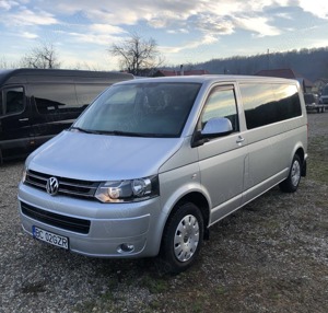 Volkswagen Caravelle Euro5 2.0 TDI 2015 8+1  - imagine 2 Volkswagen Caravelle Euro5 2.0 TDI 2015 8+1  - imagine 2