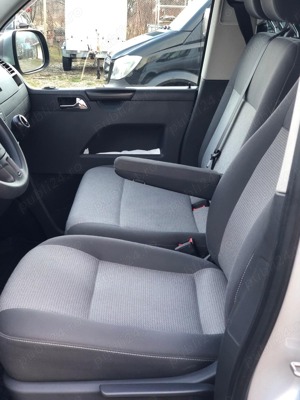 Volkswagen Caravelle Euro5 2.0 TDI 2015 8+1  - imagine 6 Volkswagen Caravelle Euro5 2.0 TDI 2015 8+1  - imagine 6