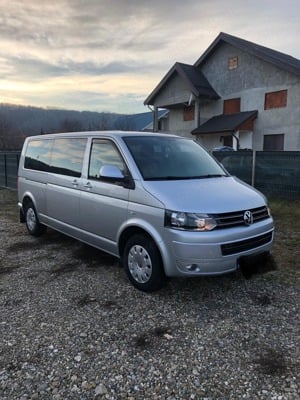 Volkswagen Caravelle Euro5 2.0 TDI 2015 8+1  - imagine 3 Volkswagen Caravelle Euro5 2.0 TDI 2015 8+1  - imagine 3