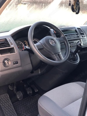 Volkswagen Caravelle Euro5 2.0 TDI 2015 8+1  - imagine 7 Volkswagen Caravelle Euro5 2.0 TDI 2015 8+1  - imagine 7