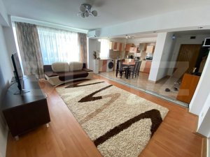 Apartament cu 4 camere, Central - imagine 3