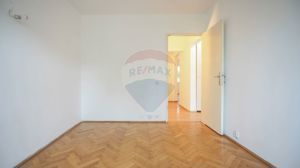 REDUCERE PRET! Vanzare apartament  4 camere zona Faget - imagine 14