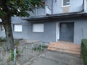 Proprietar vând apartament 3 camere parter  Caransebeș 