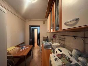 Apartament cu 2 camere, decomandat ,zona Grivitei - imagine 8