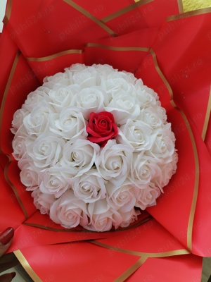 Vând buchet din Sapun Flori Parfumate  - imagine 3