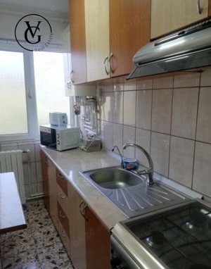 Apartament semidecomandat de 3 camere - zona INEL 2  - imagine 3