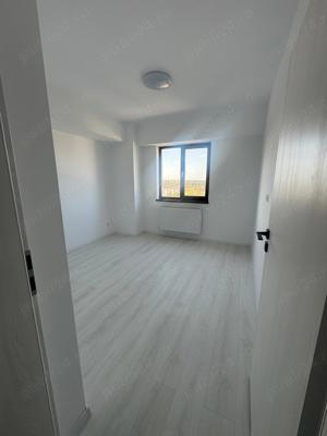 Proprietar Vand apartament 3 camere decomandat NOU - imagine 2