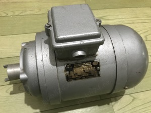 Motor rusesc 220 380 V 50HZ nefolosit
