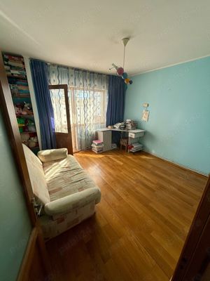 Vând apartament cu 2 camere decomandat + garaj - imagine 5