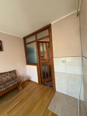 Vând apartament cu 2 camere decomandat + garaj - imagine 8