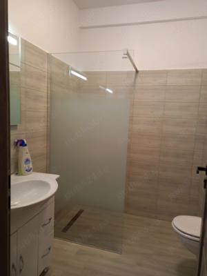 Închiriez garsonieră decomandată în zona Central  - imagine 5