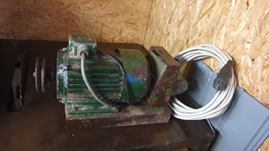 masă circular tăiat lemne