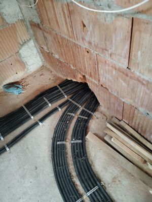 Executam instalații electrice