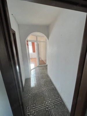 Apartament 2 camere cu centrala etaj 4 zona Bucovina  - imagine 4