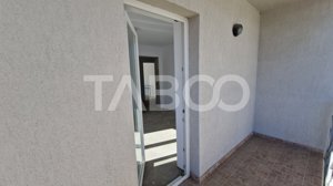 Apartament de vanzare cu 3 camere si 2 balcoane cu bucatarie separata - imagine 6