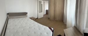 Inchiriez apartament 3 camere in Campina renovat si mobilat. - imagine 3