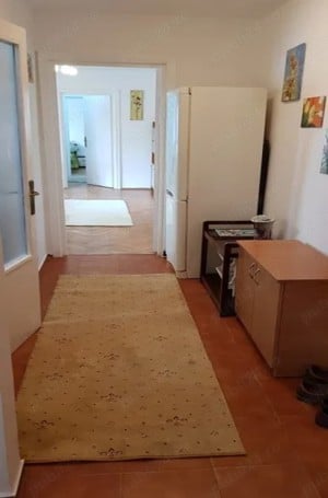    Apartament 3 camere Complex Studentesc etajul 1 doua bai amenajat centrala proprie - imagine 4