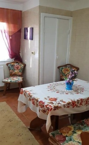    Apartament 3 camere Complex Studentesc etajul 1 doua bai amenajat centrala proprie - imagine 2