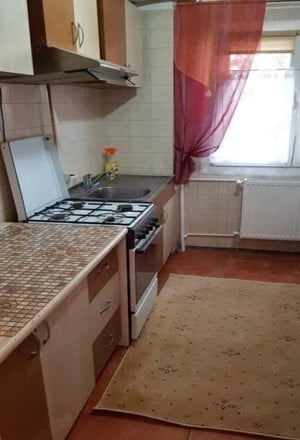    Apartament 3 camere Complex Studentesc etajul 1 doua bai amenajat centrala proprie - imagine 3