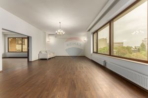 Apartament spațios cu vedere panoramică,, într-o cladire de prestigiu - imagine 7