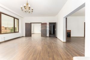 Apartament spațios cu vedere panoramică,, într-o cladire de prestigiu - imagine 8