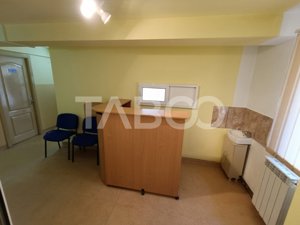 Spatiu comercial 5 incaperi 3 bai 107 mp utili boxa Cetate Alba Iulia - imagine 11