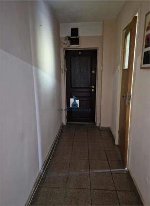 Vanzare Apartament 3 Camere Semidecomandat Bld. Brancoveanu - Secuilor - imagine 5