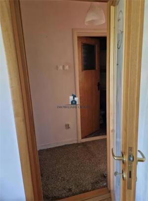 Vanzare Apartament 3 Camere Semidecomandat Bld. Brancoveanu - Secuilor - imagine 2