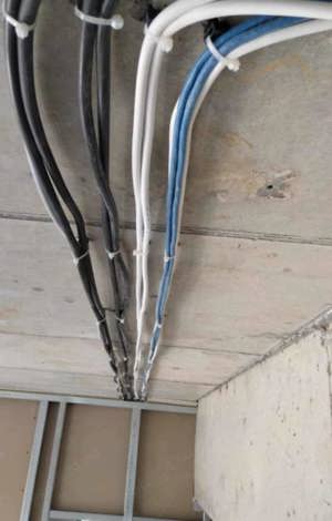 Instalatii sanitare electrice,zugravit lavabila reparatii,montaj mobila,desfundat tevi scurgere wc