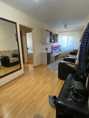 Apartament cu 3 camere, Strada A.Purice - Gara, etajul 2 - imagine 2