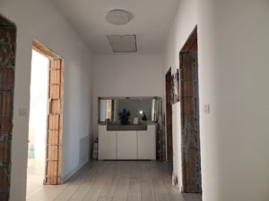 Vand jumătate de duplex în Sag , zona Mănăstire  - imagine 11