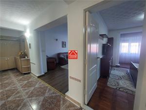 Apartament 3 camere, cu terasa, in Chisineu Cris - imagine 7