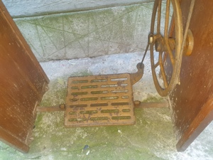 Masina de cusut Ileana M, Cugir, pentru piese sau ornament - imagine 4