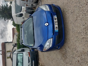 Vând Renault Megane 3 diesel 1.5dci 2010 110cp - imagine 5 Vând Renault Megane 3 diesel 1.5dci 2010 110cp - imagine 5