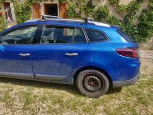 Vând Renault Megane 3 diesel 1.5dci 2010 110cp - imagine 4 Vând Renault Megane 3 diesel 1.5dci 2010 110cp - imagine 4