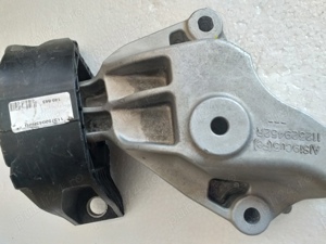 Suport motor Dacia Renault  112329452R 113752043R. Original Renault  - imagine 4